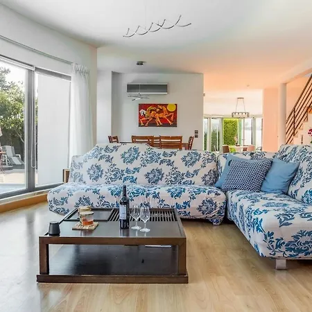 3 Bedroom With Private Pool In Villa Palmela